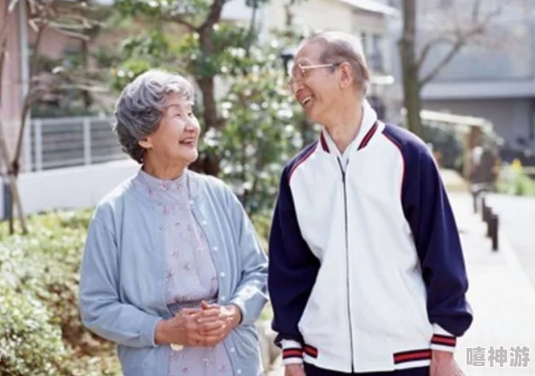 欧美老年人XⅩⅩ：打破传统界限，勇敢追求激情与自由的生活方式引发热议！